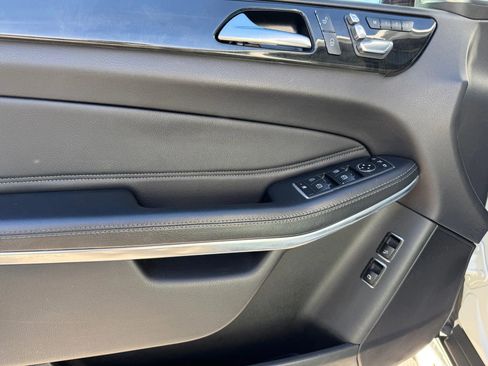 Used 2019 Mercedes-Benz GLS 550 4MATIC image 13