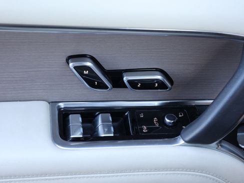 Used 2023 Land Rover Range Rover First Edition image 13