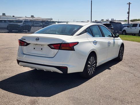 Used 2025 Nissan Altima 2.5 SV image 35