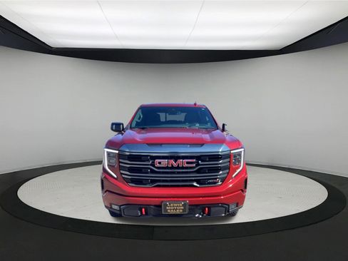 Used 2022 GMC Sierra 1500 AT4 w/ AT4 Preferred Package AWD/4WD image 3
