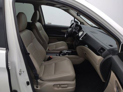 Used 2018 Honda Pilot Touring image 21