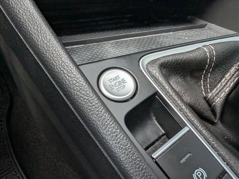 Certified 2025 Volkswagen Jetta SE FWD image 35
