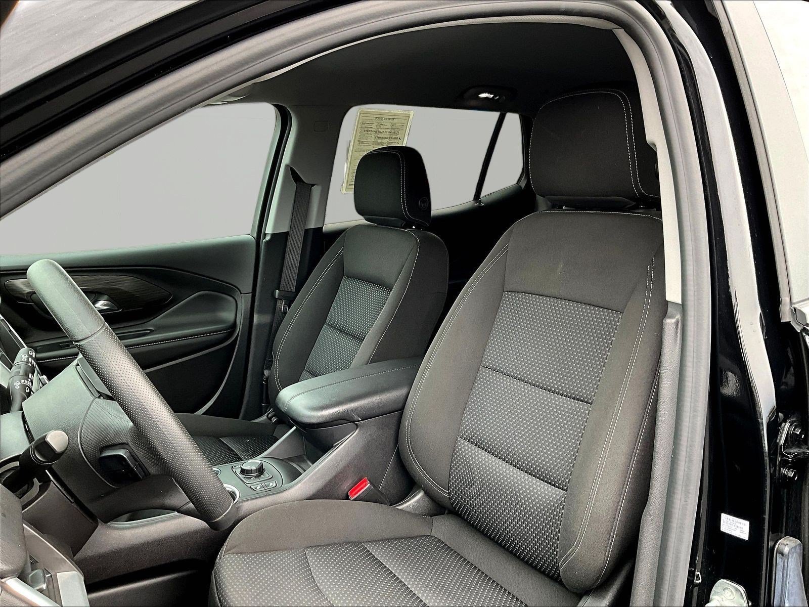 Used 2024 GMC Terrain SLE w/ Driver Convenience Package FWD image 21