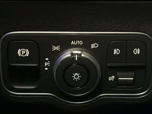 Certified 2026 Mercedes-Benz GLB 250 4MATIC image 19