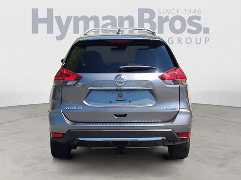 Used 2018 Nissan Rogue SL w/ Premium Package image 4