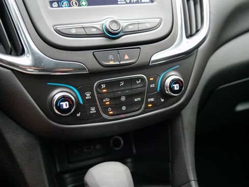 Used 2024 Chevrolet Equinox LT FWD image 31