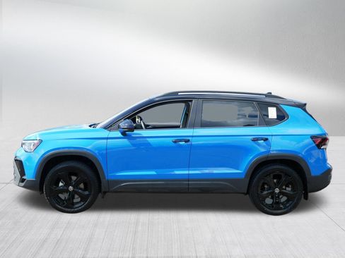 Certified 2025 Volkswagen Taos SE AWD/4WD image 4