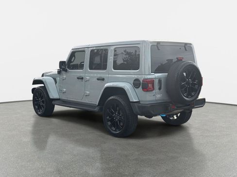Used 2024 Jeep Wrangler Sahara w/ Safety Group image 7