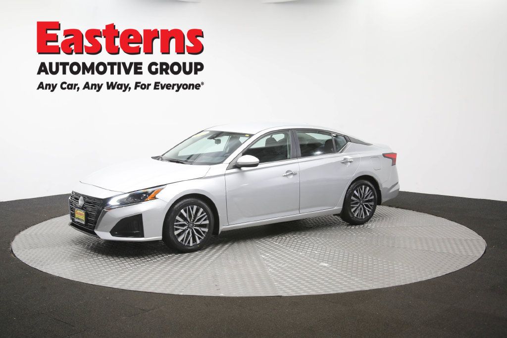 Used 2023 Nissan Altima 2.5 SV FWD image 59