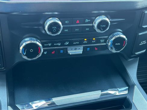 Used 2025 Ford F350 Lariat w/ Lariat Ultimate Package AWD/4WD image 57