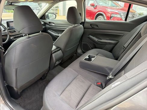 Used 2025 Nissan Altima 2.5 SV image 16