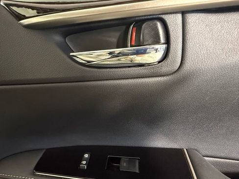 Used 2016 Lexus ES 350 w/ Luxury Package w/Wood Trim FWD image 27