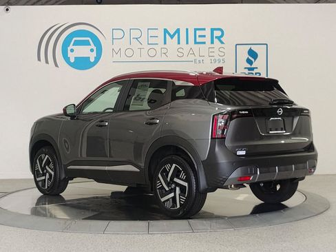 Used 2025 Nissan Kicks SV w/ SV Premium Package FWD image 5