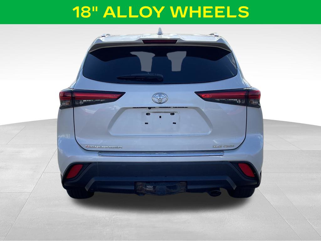 Used 2020 Toyota Highlander XLE AWD/4WD image 10