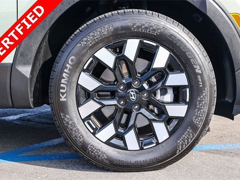 Certified 2025 Hyundai Santa Cruz SE image 9