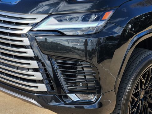 New 2025 Lexus LX 600 4WD w/ Luxury Package image 5