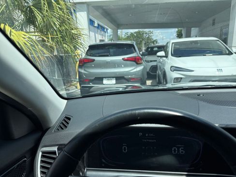 Used 2025 Kia Seltos S FWD image 36