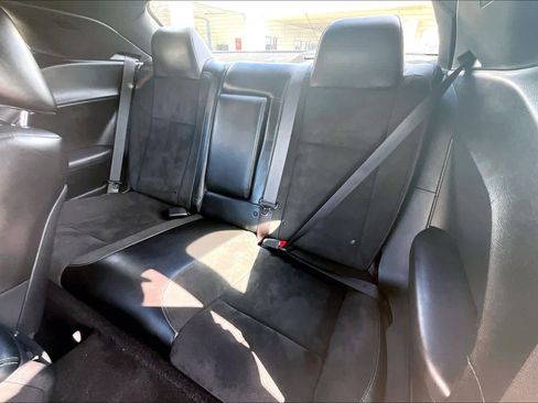 Used 2022 Dodge Challenger R/T w/ Plus Package image 37