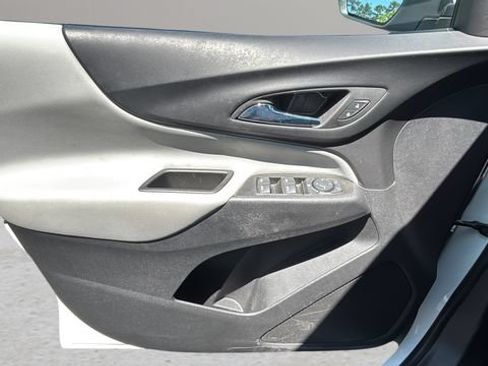Used 2023 Chevrolet Equinox LT w/ LPO, Floor Liner Package FWD image 18