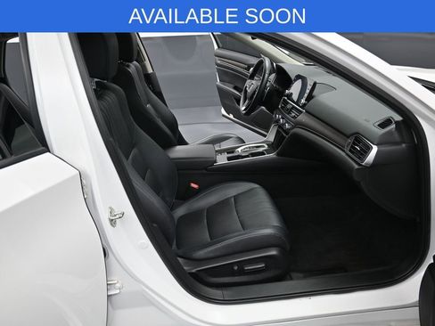 Used 2018 Honda Accord Touring image 39