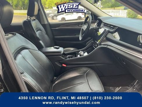 Used 2022 Jeep Grand Cherokee L Limited w/ Luxury Tech Group II AWD/4WD image 30