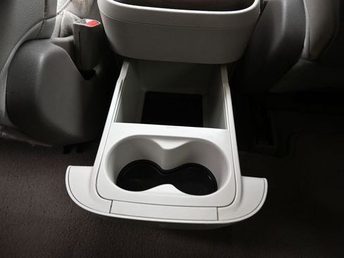 Used 2021 Chrysler Pacifica Touring-L image 46