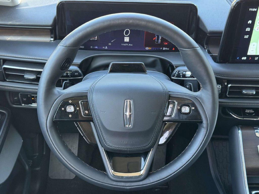 Used 2025 Lincoln Aviator Reserve w/ Luxury Package AWD/4WD image 9