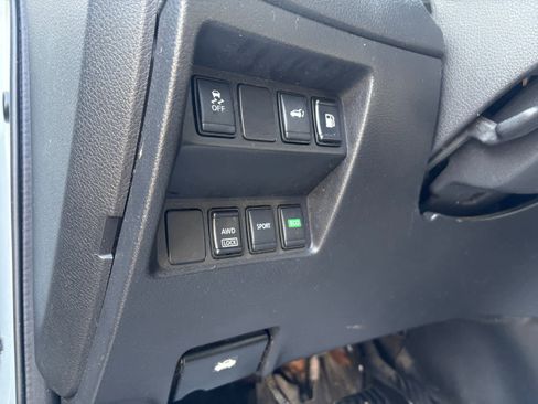 Used 2018 Nissan Rogue SV image 22