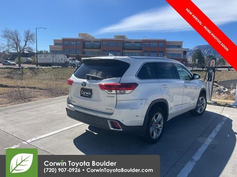 Used 2019 Toyota Highlander Limited image 7