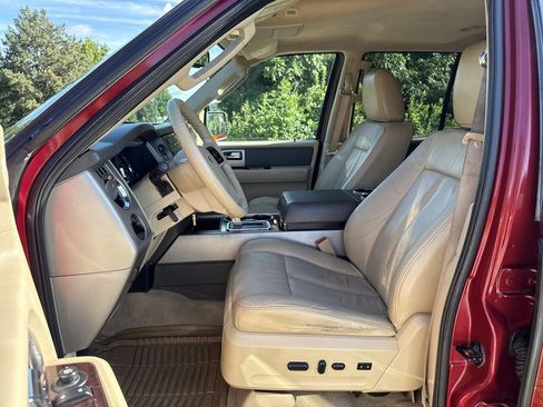 Used 2014 Ford Expedition EL XLT w/ Equipment Group 202A image 9