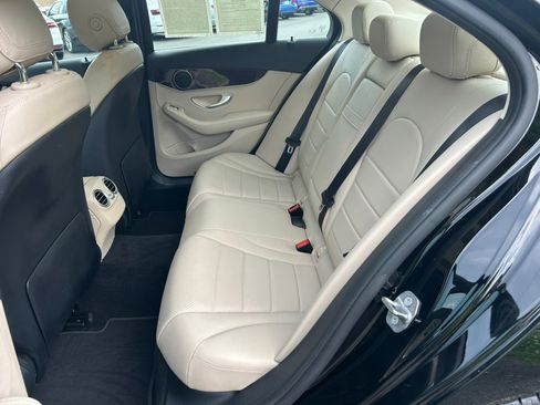 Used 2018 Mercedes-Benz C 300 4MATIC Sedan image 19