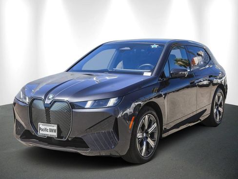 Certified 2026 BMW iX xDrive45 w/ Premium Package AWD/4WD image 3