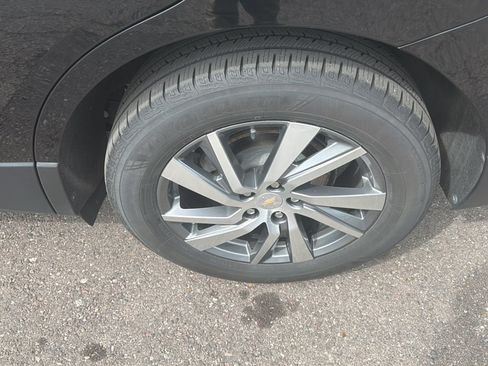 Used 2023 Chevrolet Equinox Premier w/ LPO, Floor Liner Package AWD/4WD image 7