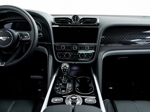 New 2025 Bentley Bentayga image 31