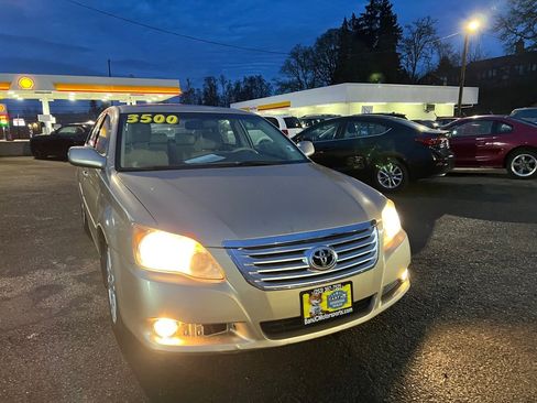Used 2010 Toyota Avalon XLS image 11
