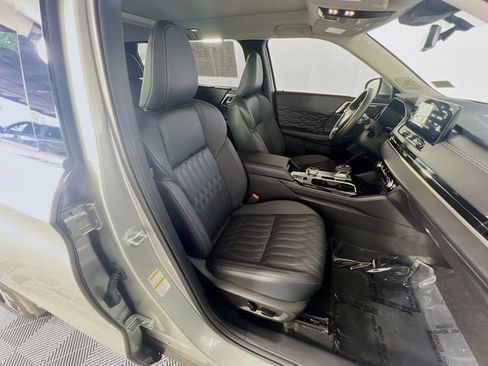 Used 2025 Mitsubishi Outlander SEL AWD/4WD image 30