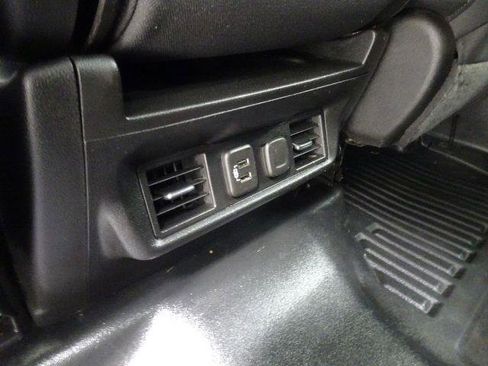 Used 2022 Chevrolet Silverado 2500 LT w/ Convenience Package image 44