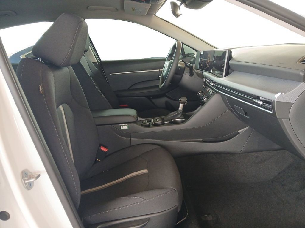 New 2026 Hyundai Sonata SE FWD image 16