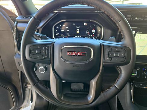 Used 2022 GMC Sierra 1500 AT4 w/ AT4 Premium Package AWD/4WD image 14