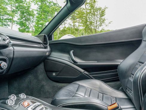 Used 2015 Ferrari 458 Spider RWD image 40