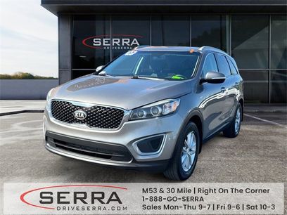 Used 2017 Kia Sorento LX w/ LX Convenience Package