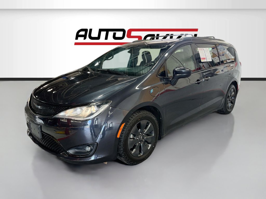 Used 2020 Chrysler Pacifica Touring-L w/ S Appearance Package FWD image 3