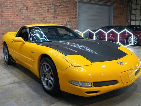 Used 2003 Chevrolet Corvette Z06 w/ Memory Package, 3 Drivers RWD image 3