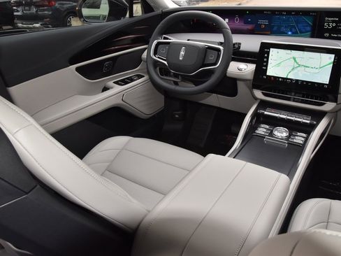 New 2026 Lincoln Nautilus Premier image 15