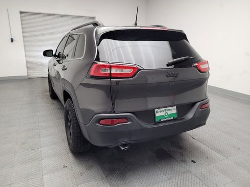 Used 2016 Jeep Cherokee Latitude image 6