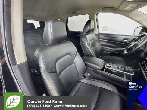 Used 2024 Nissan Pathfinder SL AWD/4WD image 32