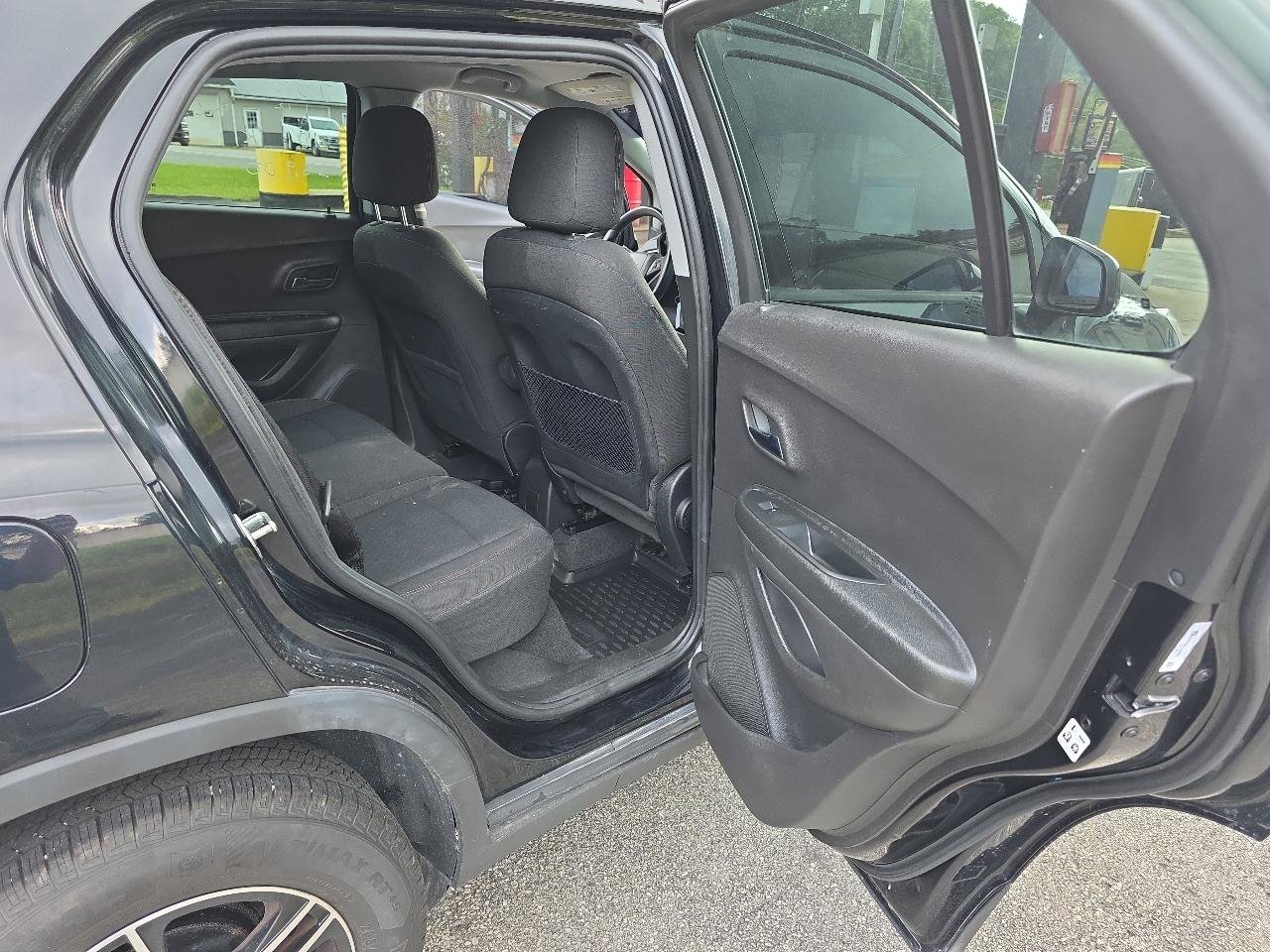 Used 2018 Chevrolet Trax LS FWD image 9