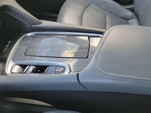 Used 2022 Buick Enclave Premium image 32