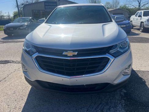 Used 2021 Chevrolet Equinox LT image 2