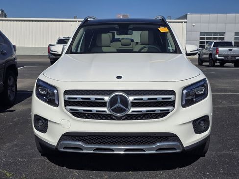 Used 2022 Mercedes-Benz GLB 250 4MATIC image 2